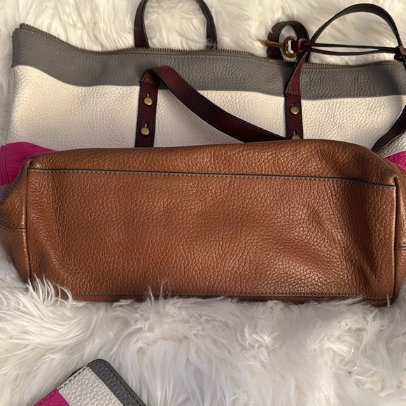 Large Fossil Tote with Wallet - Picture 3 of 6